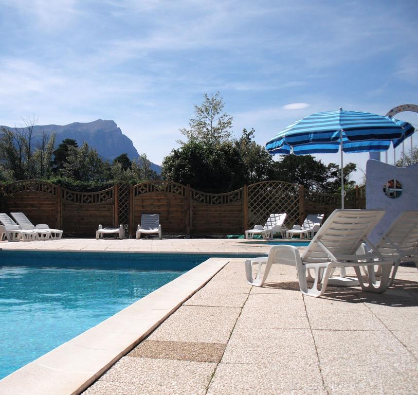 Camping Les Grillons Hotel Embrun Exterior foto